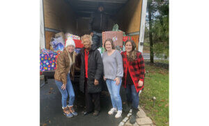 Read more about the article New Community Thanks Its Holiday Donors