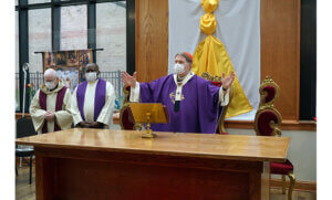 Read more about the article New Community Extended Care Facility Welcomes Cardinal Tobin to Bless Chapel