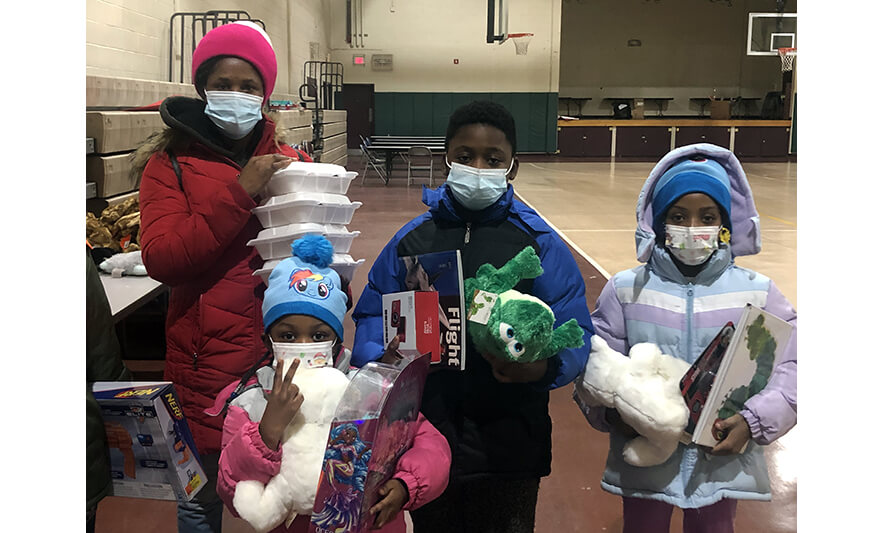 Holiday Breakfast and Gift Giveaway 12-18-2021 Family with breakfast and gifts for web